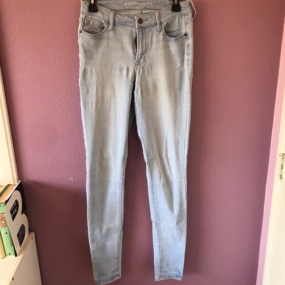 Old Navy Light Wash Jeans - Picture 3 of 3